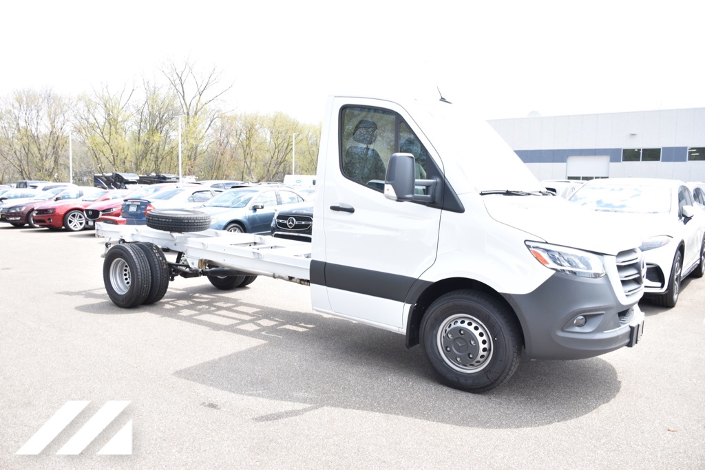 Vehicle image 4 of 35