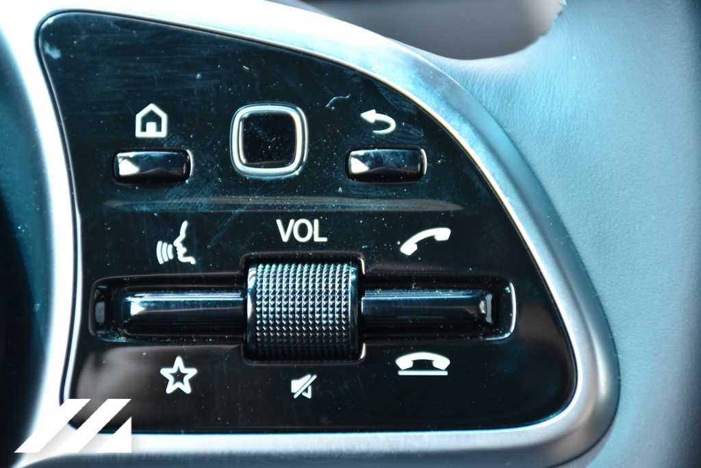 Vehicle image 33 of 35
