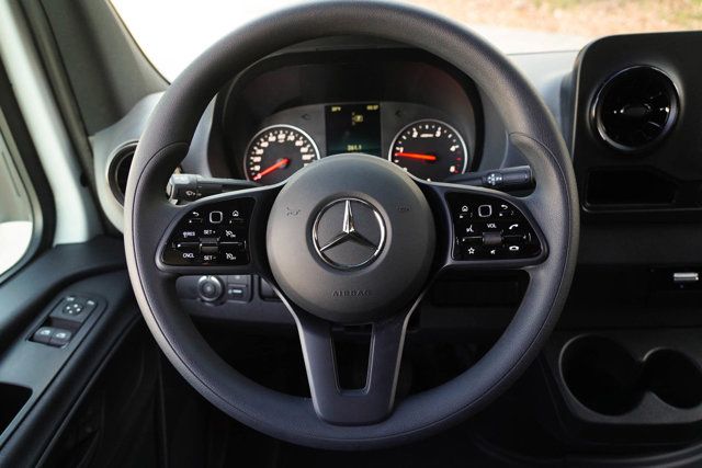 2023 Mercedes-Benz Sprinter Chassis Image 30 of 35