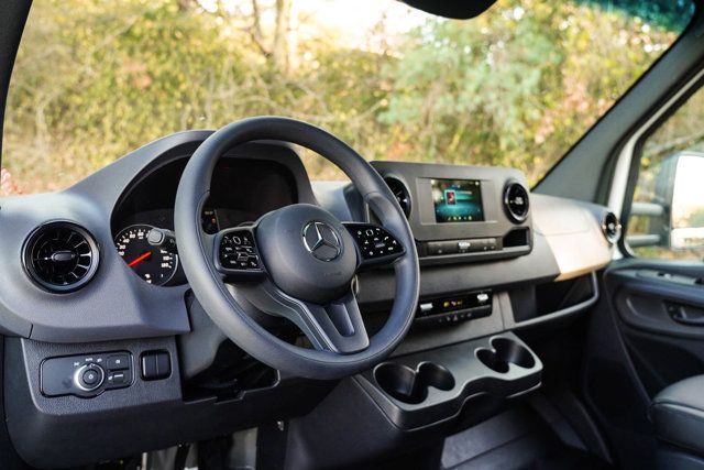 2023 Mercedes-Benz Sprinter Chassis Image 11 of 35