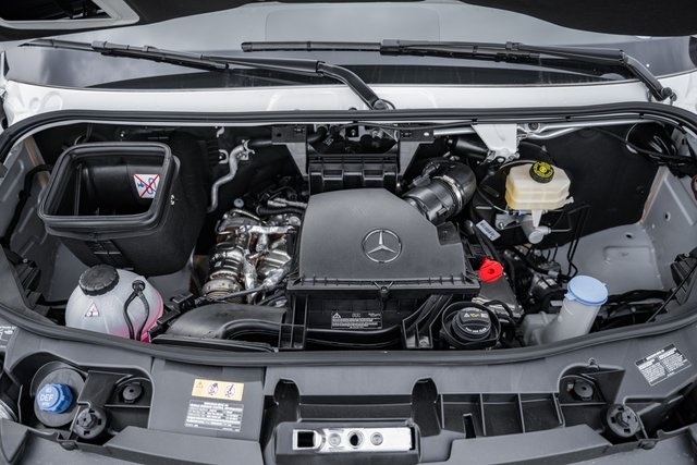 Vehicle image 14 of 30