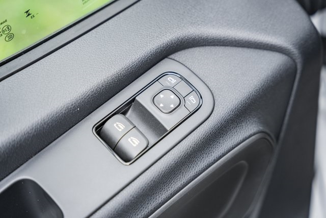 Vehicle image 26 of 30