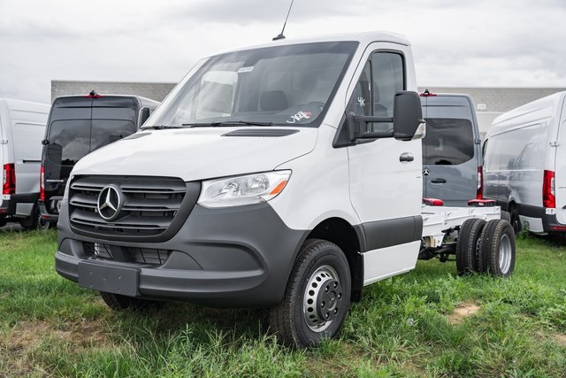 Vehicle image 3 of 30