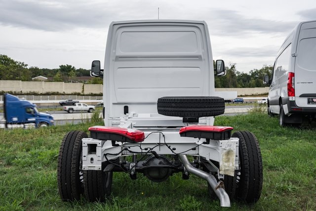 Vehicle image 6 of 30