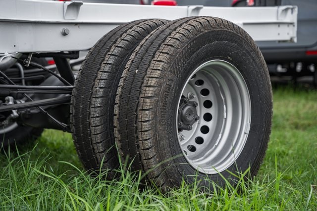 Vehicle image 13 of 30