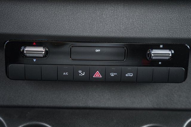 Vehicle image 19 of 30