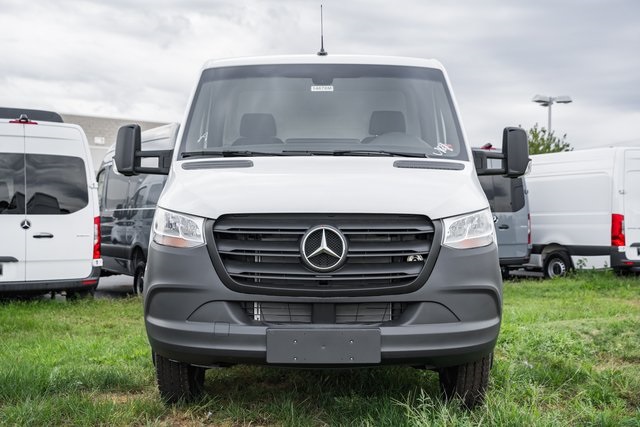 Vehicle image 2 of 30