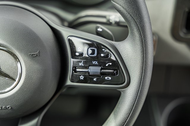 Vehicle image 28 of 39