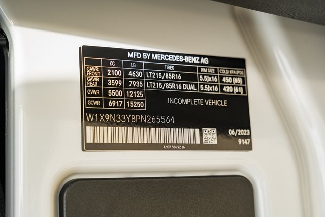 Vehicle image 36 of 39
