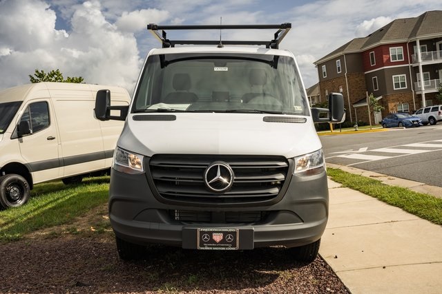 Vehicle image 2 of 39