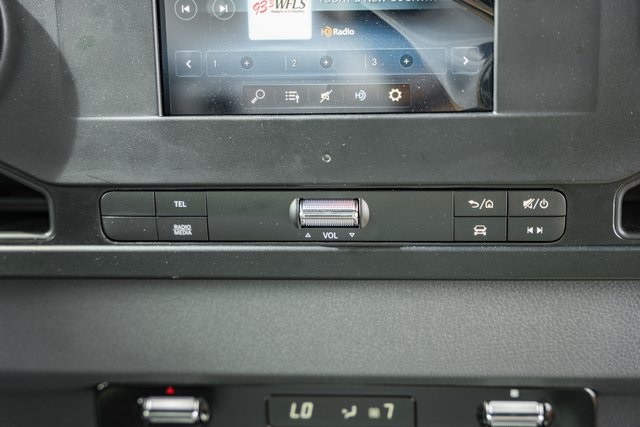 Vehicle image 25 of 39