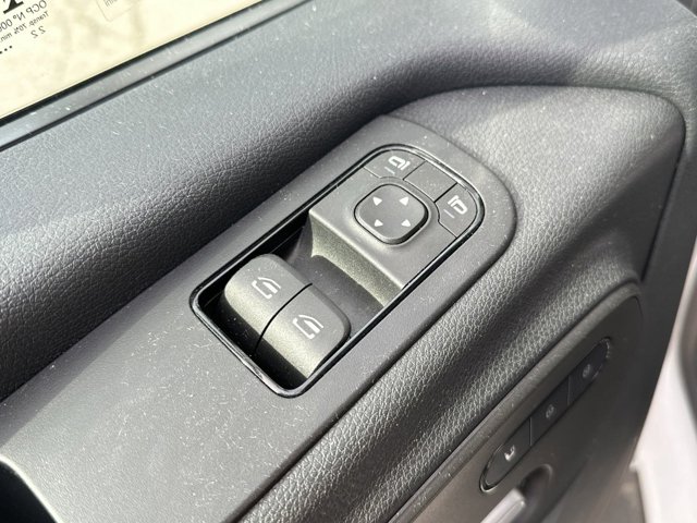 Vehicle image 28 of 30