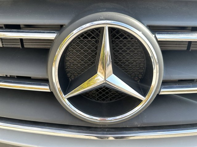 Vehicle image 21 of 30