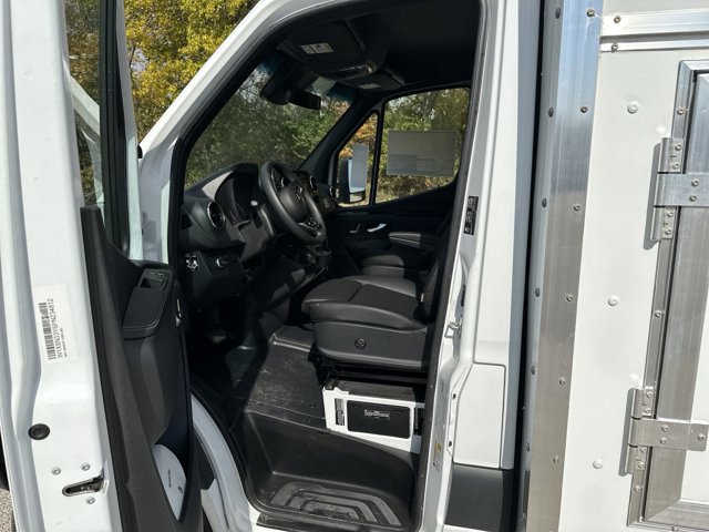 Vehicle image 22 of 30