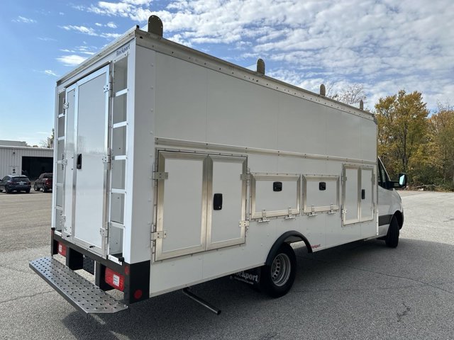 Vehicle image 3 of 30