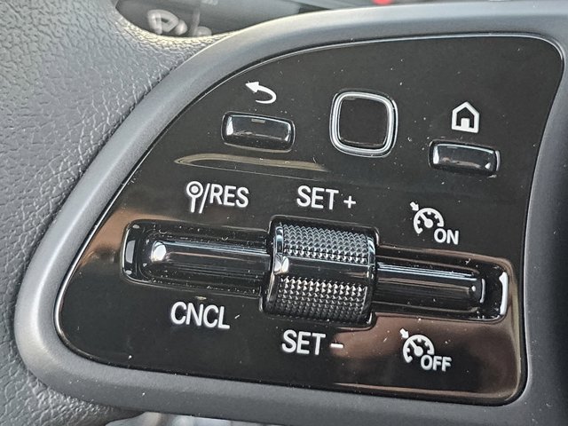 Vehicle image 17 of 19