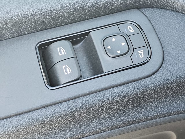 Vehicle image 10 of 19