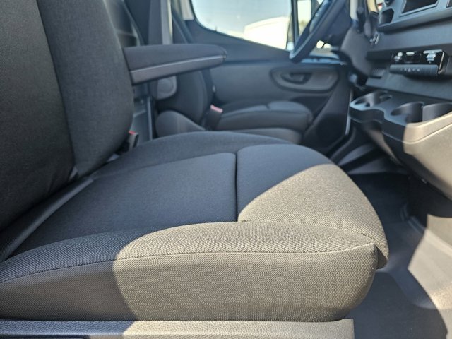 Vehicle image 5 of 19