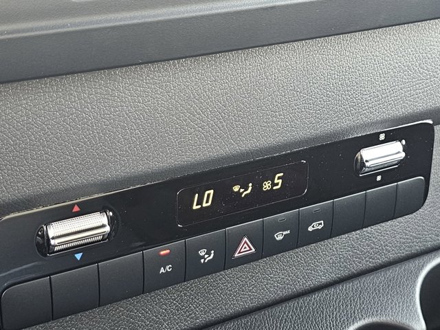 Vehicle image 15 of 19