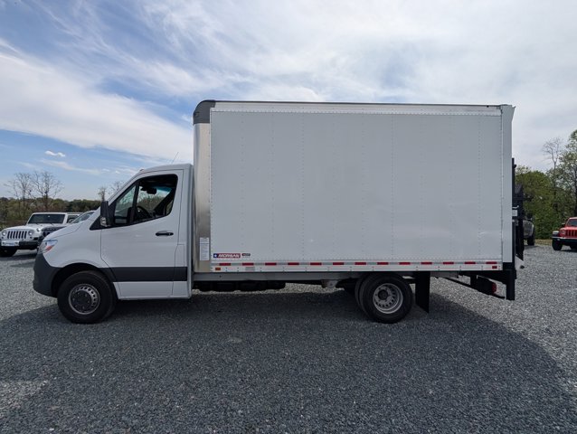 Vehicle image 2 of 27