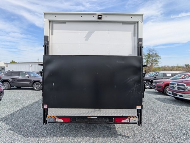 Vehicle image 13 of 27