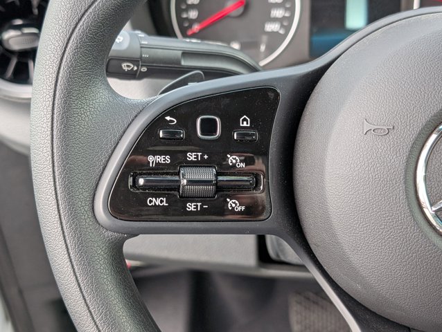 Vehicle image 22 of 27