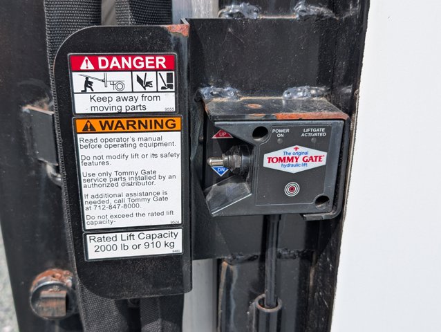 Vehicle image 12 of 27
