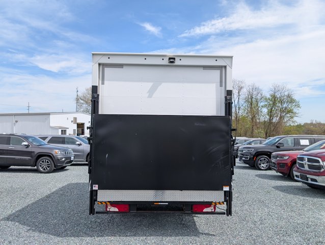 Vehicle image 9 of 27