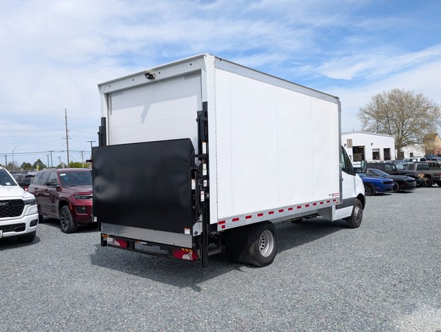 Vehicle image 3 of 27