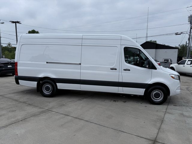 Vehicle image 10 of 78