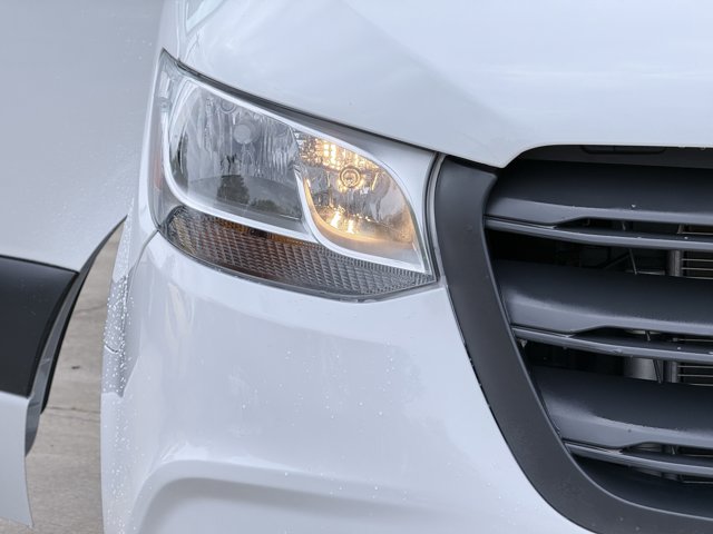 Vehicle image 76 of 78