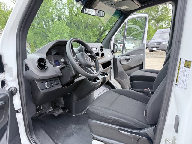 Vehicle image 58 of 78