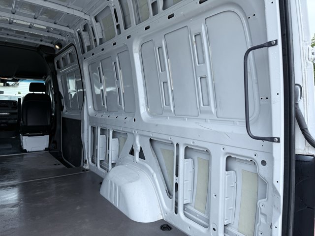 Vehicle image 37 of 78