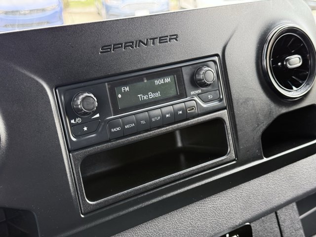 Vehicle image 31 of 78