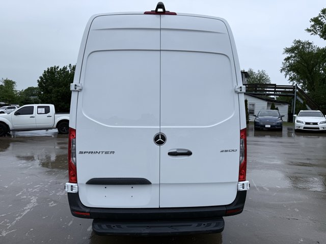 Vehicle image 18 of 78