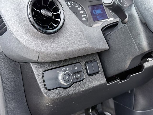 Vehicle image 61 of 78