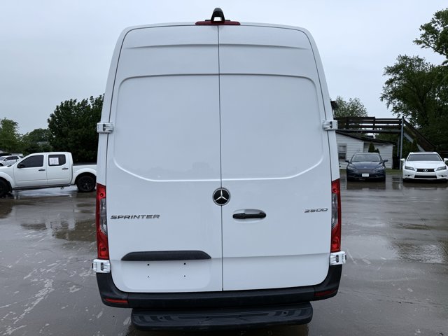 Vehicle image 29 of 78