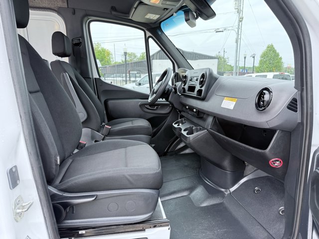 Vehicle image 53 of 78