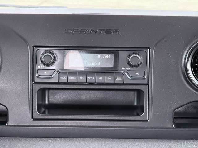 Vehicle image 47 of 78