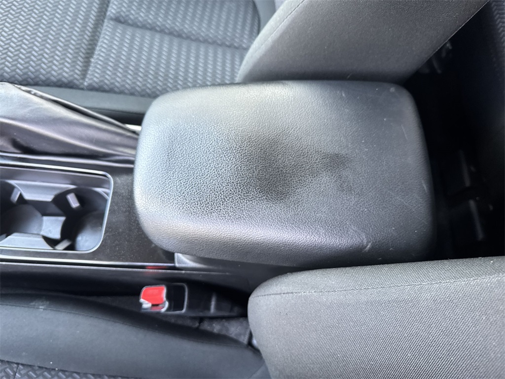 Vehicle image 23 of 35