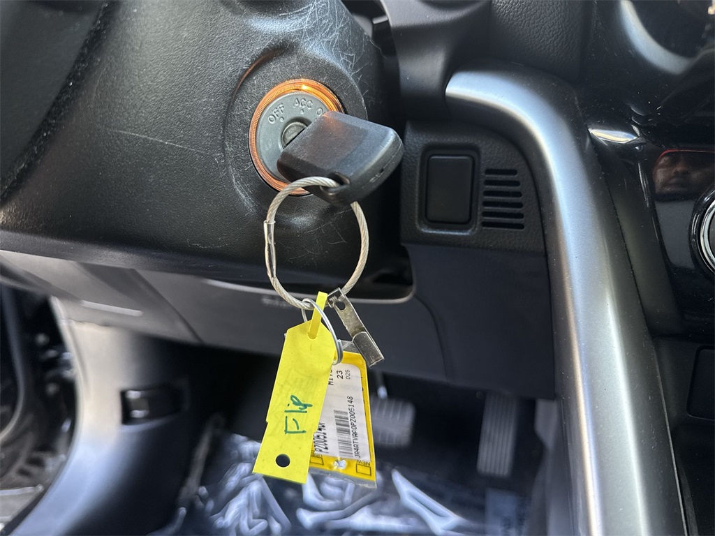Vehicle image 21 of 35