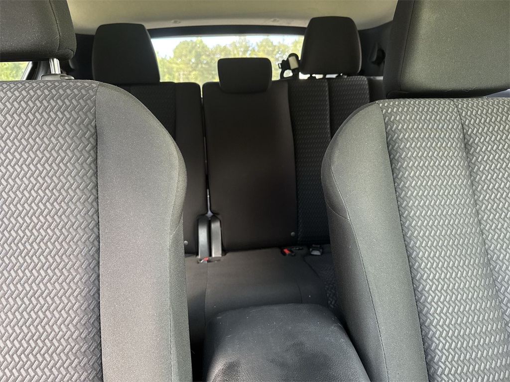 Vehicle image 32 of 35