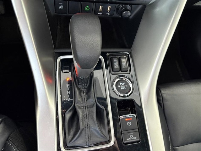 Vehicle image 24 of 31