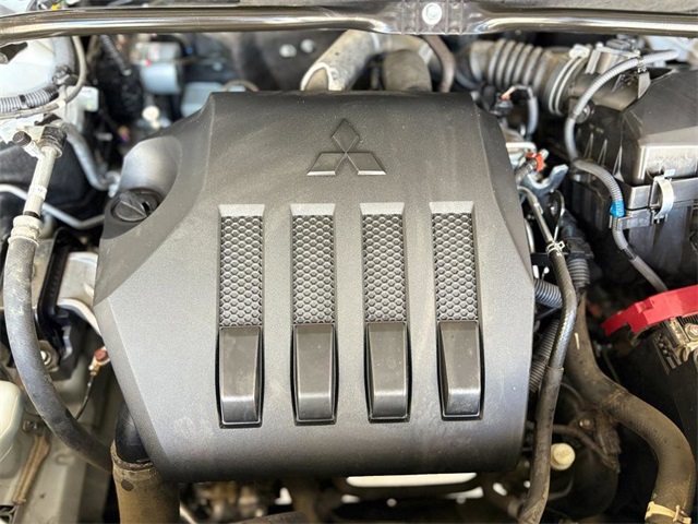 Vehicle image 10 of 31