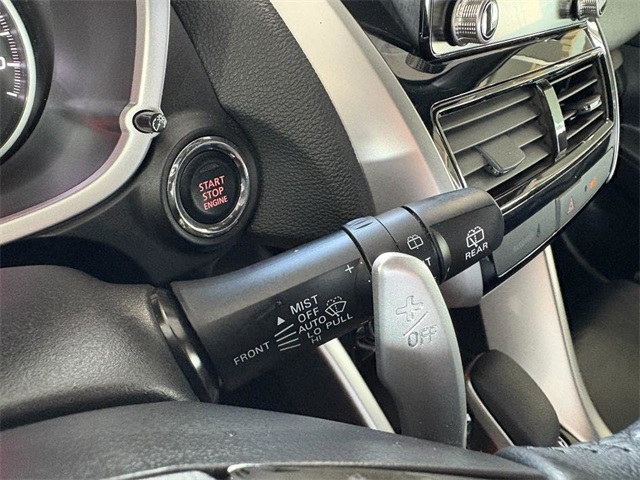 Vehicle image 25 of 31