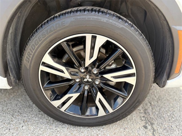 Vehicle image 13 of 31