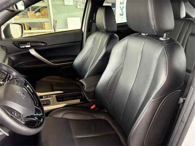 Vehicle image 15 of 31