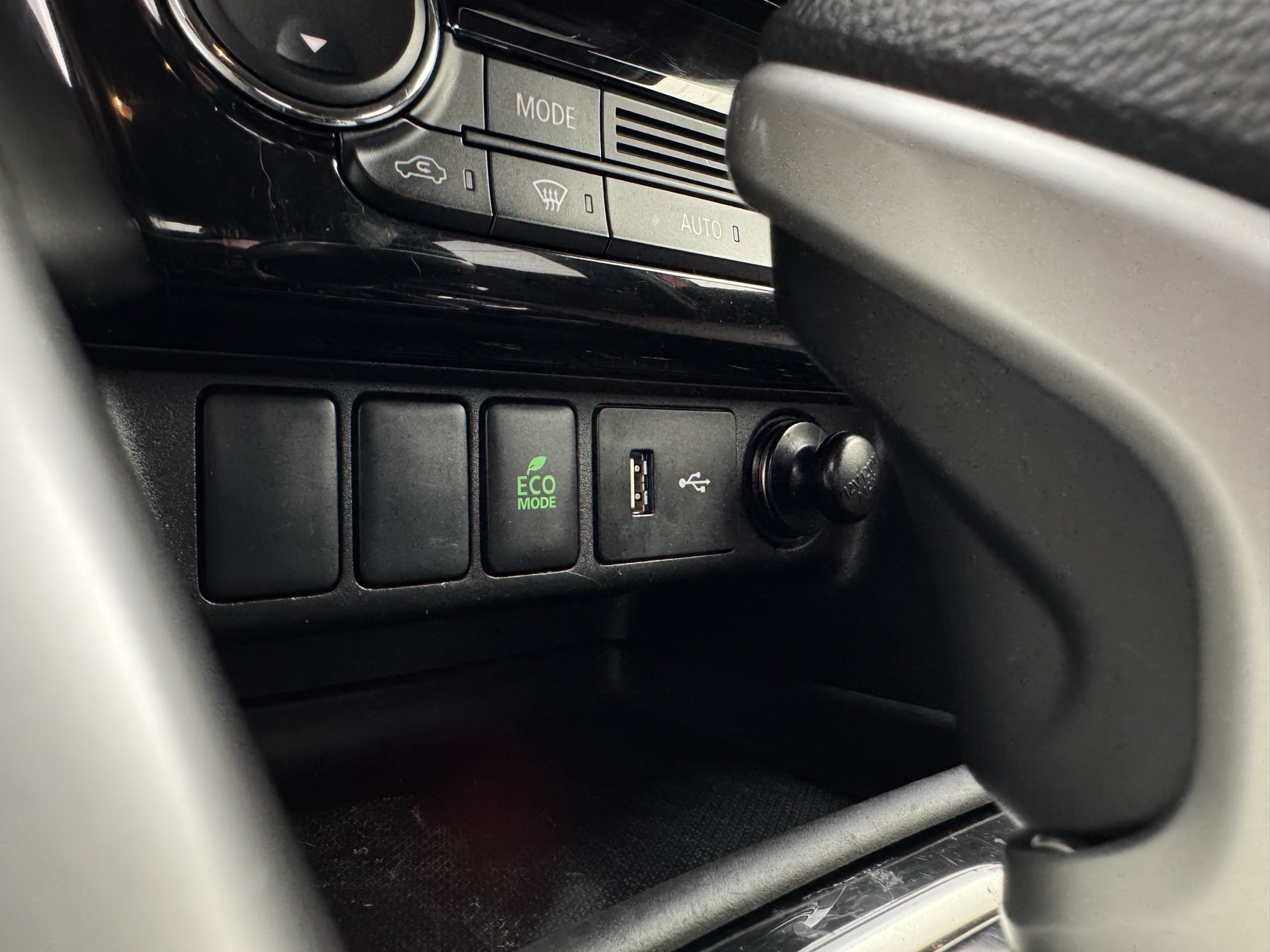 Vehicle image 51 of 55