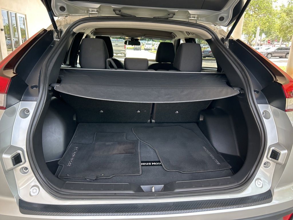 Vehicle image 26 of 43