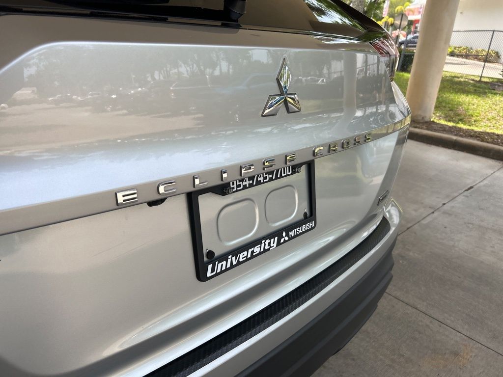Vehicle image 15 of 43
